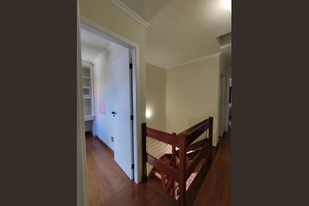 Casa à venda com 120m², 3 quartos e 2 vagas Casa à venda com 120m², 3 quartos e 2 vagasCorredor