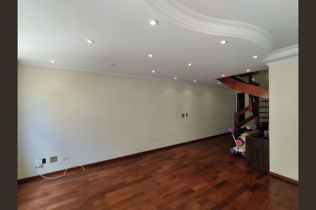 Casa à venda com 120m², 3 quartos e 2 vagas Casa à venda com 120m², 3 quartos e 2 vagasSala