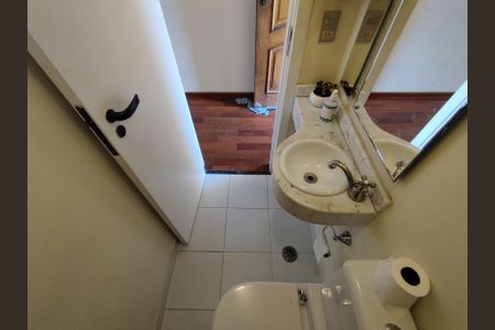 Casa à venda com 120m², 3 quartos e 2 vagas Casa à venda com 120m², 3 quartos e 2 vagasLavabo