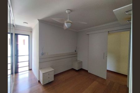 Casa à venda com 120m², 3 quartos e 2 vagas Casa à venda com 120m², 3 quartos e 2 vagasSuíte