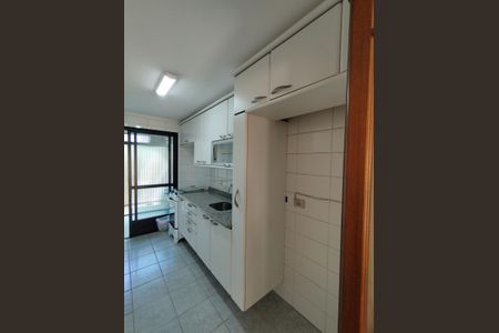 Casa à venda com 120m², 3 quartos e 2 vagas Casa à venda com 120m², 3 quartos e 2 vagasCozinha - Armários