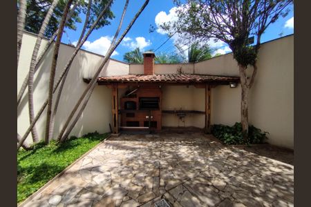 Casa à venda com 120m², 3 quartos e 2 vagas Casa à venda com 120m², 3 quartos e 2 vagasÁrea comum - Churrasqueira