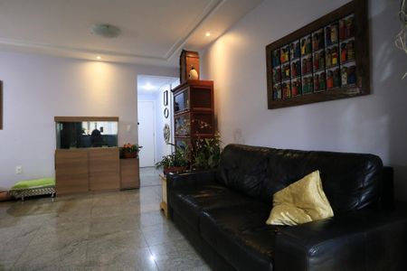 Apartamento à venda com 100m², 3 quartos e 2 vagasSala