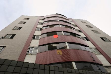 Apartamento à venda com 100m², 3 quartos e 2 vagasFachada