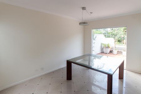 Casa para alugar com 300m², 4 quartos e 5 vagas Casa para alugar com 300m², 4 quartos e 5 vagasSala de Jantar