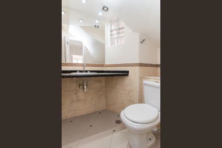 Casa para alugar com 300m², 4 quartos e 5 vagas Casa para alugar com 300m², 4 quartos e 5 vagasSala - Lavabo