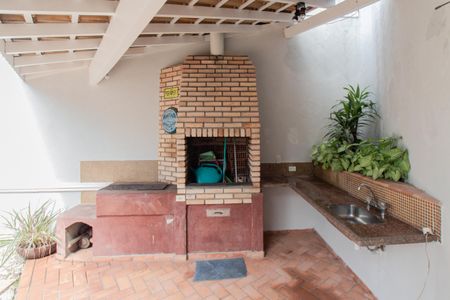 Casa para alugar com 300m², 4 quartos e 5 vagas Casa para alugar com 300m², 4 quartos e 5 vagasQuintal