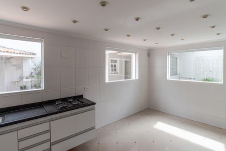 Casa para alugar com 300m², 4 quartos e 5 vagas Casa para alugar com 300m², 4 quartos e 5 vagasCozinha