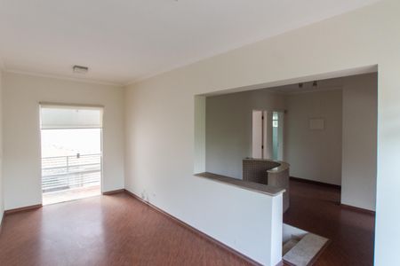 Casa para alugar com 300m², 4 quartos e 5 vagas Casa para alugar com 300m², 4 quartos e 5 vagasSala de TV