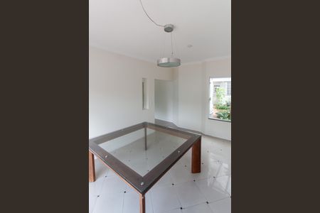 Casa para alugar com 300m², 4 quartos e 5 vagas Casa para alugar com 300m², 4 quartos e 5 vagasSala de Jantar