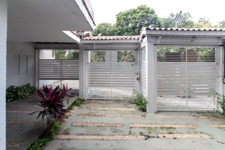 Casa para alugar com 300m², 4 quartos e 5 vagas Casa para alugar com 300m², 4 quartos e 5 vagasGaragem