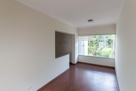 Casa para alugar com 300m², 4 quartos e 5 vagas Casa para alugar com 300m², 4 quartos e 5 vagasSala de TV