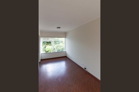 Casa para alugar com 300m², 4 quartos e 5 vagas Casa para alugar com 300m², 4 quartos e 5 vagasSala de TV