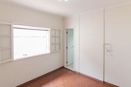 Casa para alugar com 300m², 4 quartos e 5 vagas Casa para alugar com 300m², 4 quartos e 5 vagasSuíte