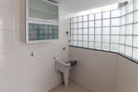 Casa para alugar com 300m², 4 quartos e 5 vagas Casa para alugar com 300m², 4 quartos e 5 vagasÁrea de Serviço