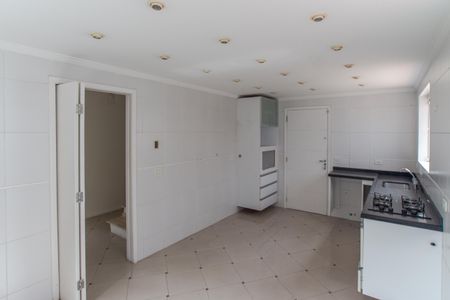 Casa para alugar com 300m², 4 quartos e 5 vagas Casa para alugar com 300m², 4 quartos e 5 vagasCozinha