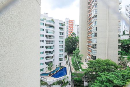 Apartamento à venda com 129m², 3 quartos e 3 vagasVista da Suíte 2