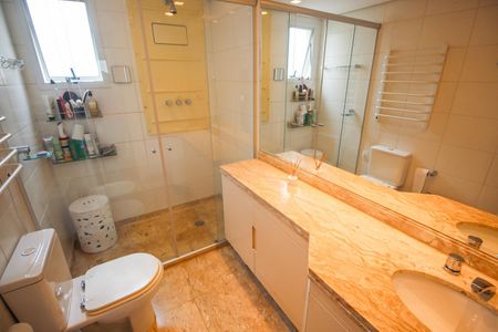 Apartamento à venda com 129m², 3 quartos e 3 vagasBanheiro da Suíte 2