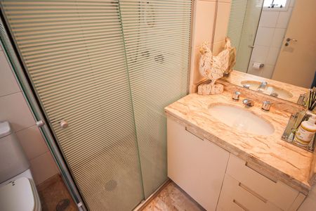 Apartamento à venda com 129m², 3 quartos e 3 vagasBanheiro da Suíte 1