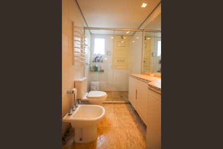 Apartamento à venda com 129m², 3 quartos e 3 vagasBanheiro da Suíte 2