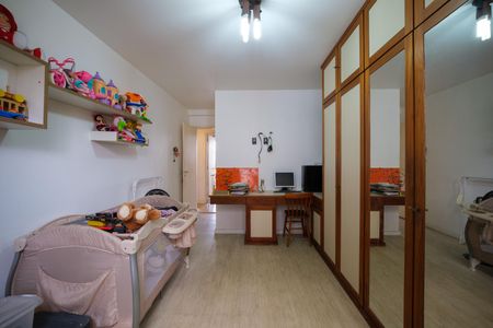 Apartamento à venda com 129m², 3 quartos e 2 vagas Apartamento à venda com 129m², 3 quartos e 2 vagasQuarto 2