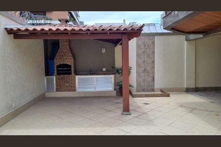 Apartamento à venda com 129m², 3 quartos e 2 vagas Apartamento à venda com 129m², 3 quartos e 2 vagasChurrasqueira