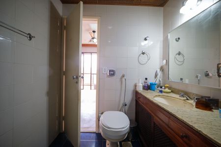 Apartamento à venda com 129m², 3 quartos e 2 vagas Apartamento à venda com 129m², 3 quartos e 2 vagasBanheiro Suite