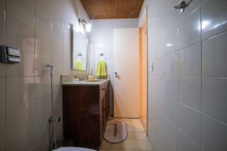 Apartamento à venda com 129m², 3 quartos e 2 vagas Apartamento à venda com 129m², 3 quartos e 2 vagasBanheiro Social
