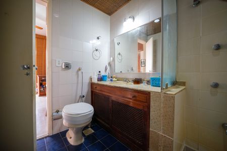 Apartamento à venda com 129m², 3 quartos e 2 vagas Apartamento à venda com 129m², 3 quartos e 2 vagasBanheiro Suite