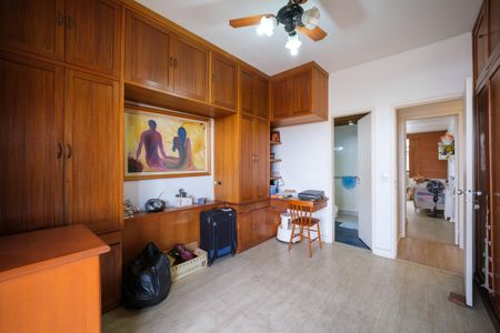 Apartamento à venda com 129m², 3 quartos e 2 vagas Apartamento à venda com 129m², 3 quartos e 2 vagasQuarto Suite