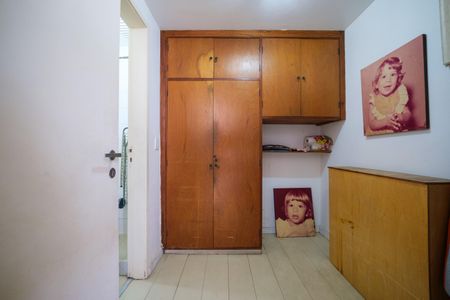 Apartamento à venda com 129m², 3 quartos e 2 vagas Apartamento à venda com 129m², 3 quartos e 2 vagasQuarto de Serviço