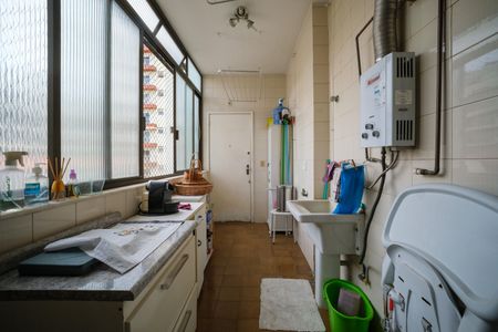 Apartamento à venda com 129m², 3 quartos e 2 vagas Apartamento à venda com 129m², 3 quartos e 2 vagasÁrea de Serviço