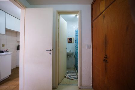 Apartamento à venda com 129m², 3 quartos e 2 vagas Apartamento à venda com 129m², 3 quartos e 2 vagasQuarto de Serviço