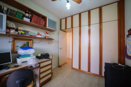 Apartamento à venda com 129m², 3 quartos e 2 vagas Apartamento à venda com 129m², 3 quartos e 2 vagasQuarto 3