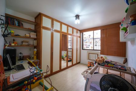 Apartamento à venda com 129m², 3 quartos e 2 vagas Apartamento à venda com 129m², 3 quartos e 2 vagasQuarto 2