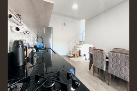 Casa à venda com 100m², 3 quartos e 4 vagas Casa à venda com 100m², 3 quartos e 4 vagasCozinha