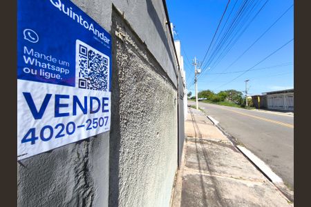 Casa à venda com 100m², 3 quartos e 4 vagas Casa à venda com 100m², 3 quartos e 4 vagasPlaquinha