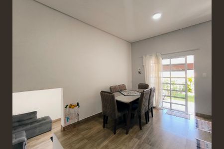 Casa à venda com 100m², 3 quartos e 4 vagas Casa à venda com 100m², 3 quartos e 4 vagasCozinha