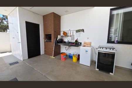 Casa de condomínio à venda com 230m², 4 quartos e 2 vagasÁrea Comum