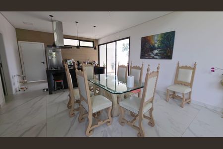 Casa de condomínio à venda com 230m², 4 quartos e 2 vagasSala de jantar 
