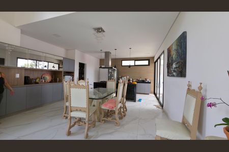 Casa de condomínio à venda com 230m², 4 quartos e 2 vagasSala de jantar 