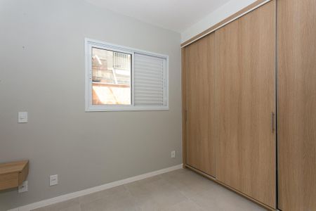 Quarto de apartamento para alugar com 2 quartos, 30m² em Vila Carrão, São Paulo