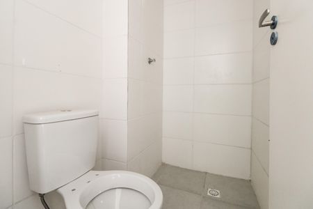 Banheiro  de kitnet/studio para alugar com 1 quarto, 30m² em Vila Carrão, São Paulo
