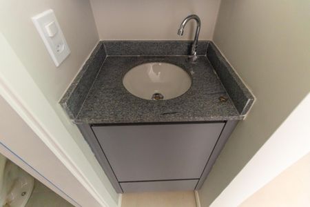 Banheiro  de apartamento para alugar com 1 quarto, 30m² em Vila Carrão, São Paulo