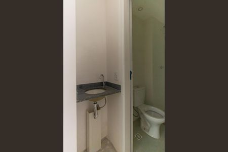 Banheiro de apartamento à venda com 1 quarto, 30m² em Vila Carrão, São Paulo