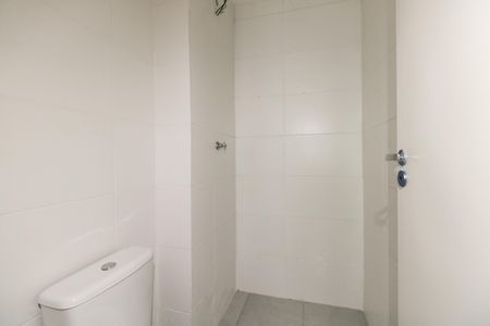 Banheiro  de apartamento para alugar com 1 quarto, 30m² em Vila Carrão, São Paulo