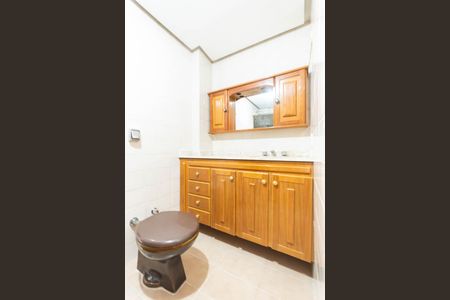 Apartamento à venda com 212m², 4 quartos e 2 vagasBanheiro Suíte 