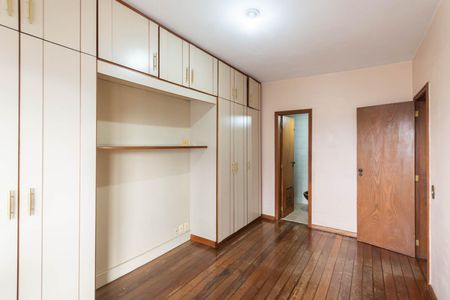 Apartamento à venda com 212m², 4 quartos e 2 vagasSuíte 