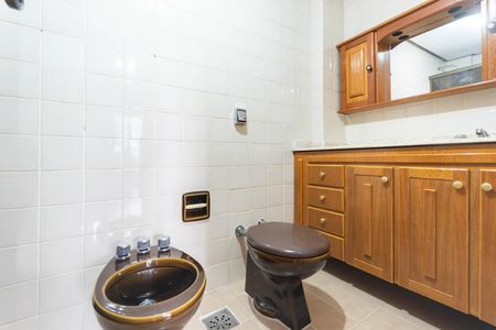 Apartamento à venda com 212m², 4 quartos e 2 vagasBanheiro Suíte 