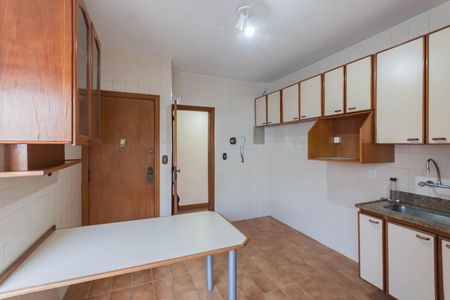 Apartamento à venda com 212m², 4 quartos e 2 vagasCozinha